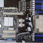 ASUS RS520-E8-RS8 – expansion and SATA