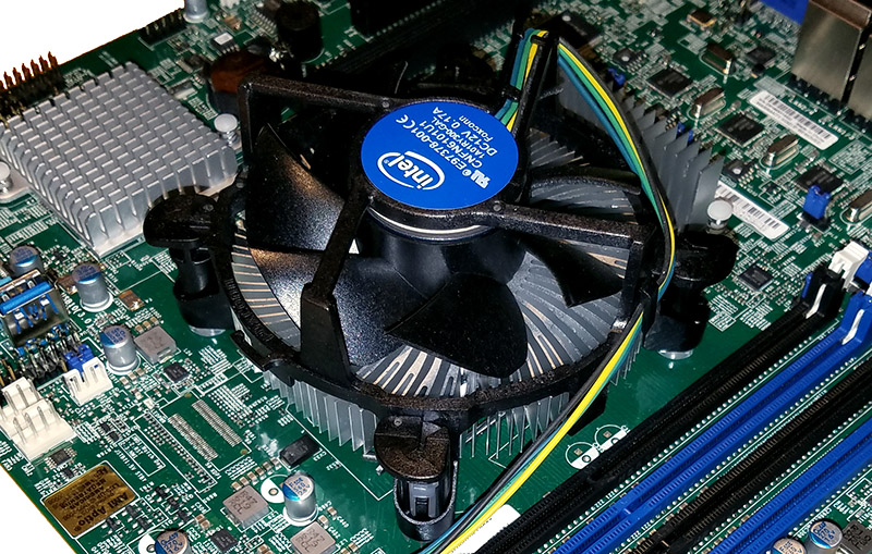 Intel製 CPU Xeon E3-1230V6 × 2
