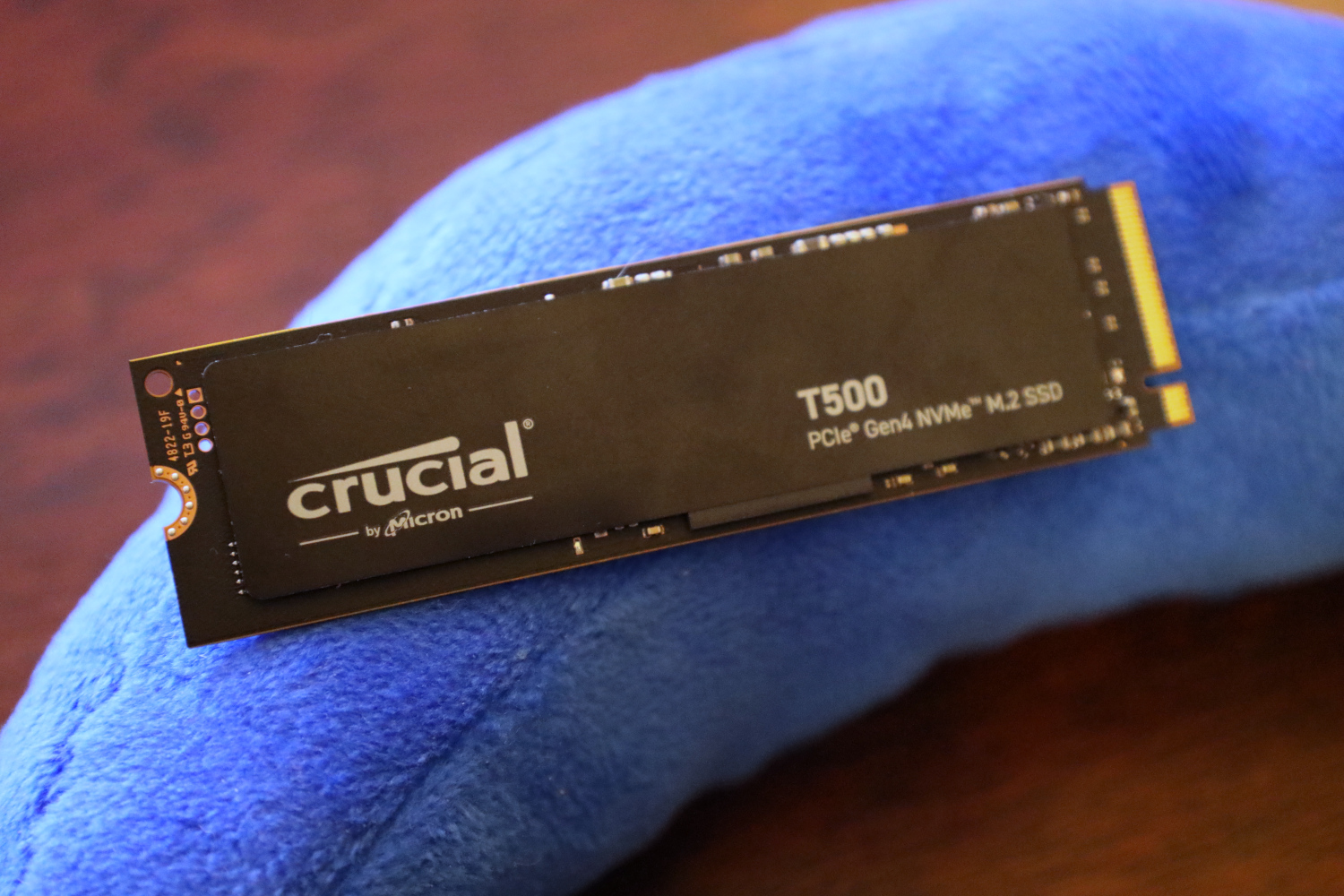 Crucial T500 2TB PCIe Gen4 NVMe M.2 SSD with heatsink