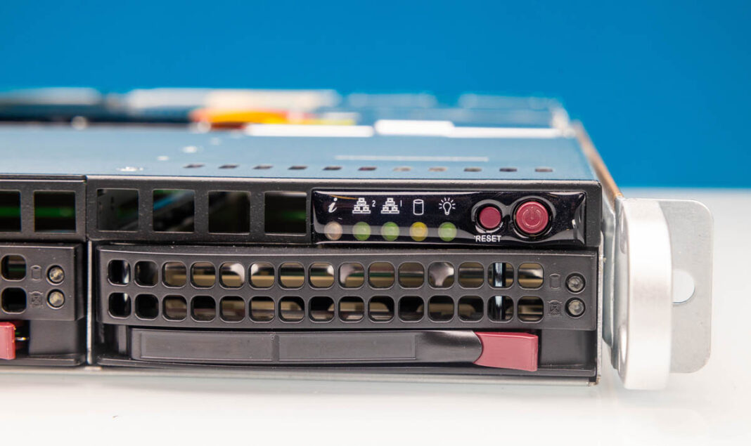 Supermicro SYS511RM Intel Xeon E2488 1U Server Review