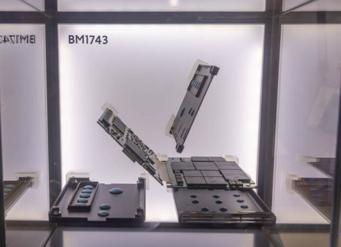 Samsung BM1743 At FMS 2024 1