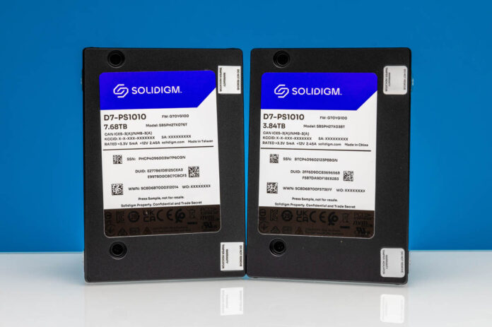 Solidigm D7 PS1010 Side By Side