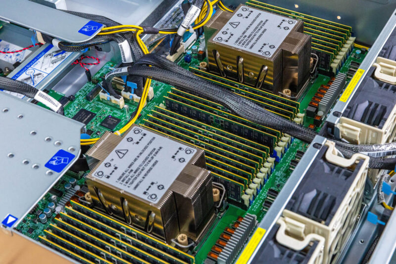 Supermicro SYS 222H TN CPU Sockets